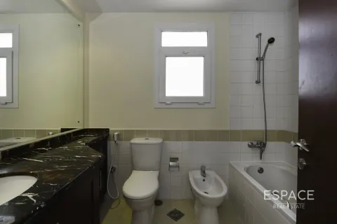Willa na sprzedaż w Arabian Ranches, Dubai, ZEA 4 sypialnie, 273 mkw., nr 649619 - zdjęcie 7