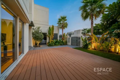 Vilë në Meadows, Dubai, Emiratet e Bashkuara Arabe 5 dhoma gjumi, 390 m2. № 649621 - Foto 20