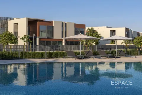Shtëpi në qytet në Dubai Land, Emiratet e Bashkuara Arabe 3 dhoma gjumi, 208 m2. № 649622 - Foto 1