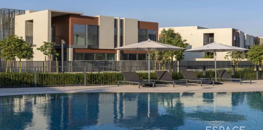 Shtëpi në qytet në Dubai Land, Emiratet e Bashkuara Arabe 3 dhoma gjumi, 208 m2. № 649622