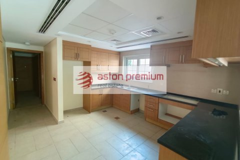 Vila v Jumeirah Park, Dubai, SAE 5 ložnice, 435.6 m² Č.: 670286 - fotografie 14