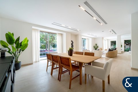 Vila di Dubai Sports City, Dubai, UEA 5 kamar tidur, 557 m2 nomor 671224 - foto 8