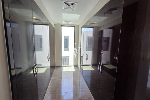 Vila di DAMAC Hills (Akoya by DAMAC), Dubai, UEA 7 kamar tidur, 519 m2 nomor 715927 - foto 15