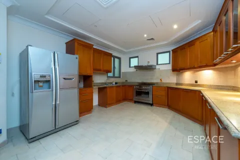 Palm Jumeirah, Dubai, UAE의 임대용 빌라 침실 4개, 623제곱미터 번호 661226 - 사진 4