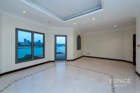 Palm Jumeirah, Dubai, UAE의 임대용 빌라 침실 4개, 623제곱미터 번호 661226 - 사진 5