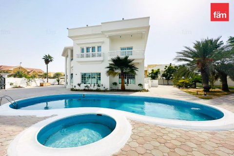 Villa sa Al Barsha, Dubai, UAE 5 silid-tulugan, 1543.2 sq.m. № 633806 - larawan 1