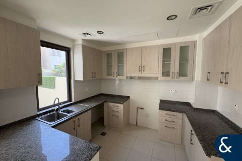 Villa sa Reem, Dubai, UAE 4 silid-tulugan, 221 sq.m. № 668469 - larawan 4