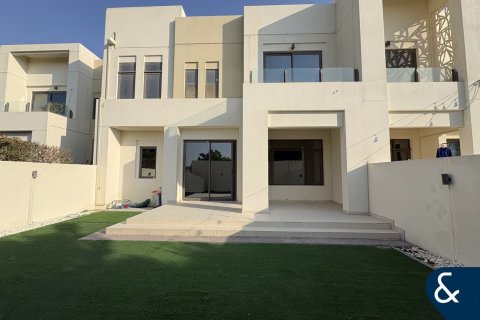 Villa sa Reem, Dubai, UAE 4 silid-tulugan, 221 sq.m. № 668469 - larawan 2