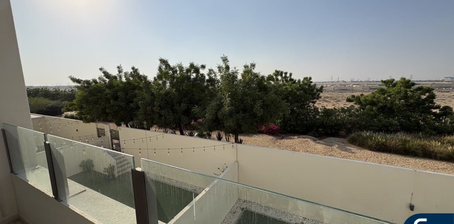 Villa in Reem, Dubai, UAE 4 bedrooms, 221 sq.m. № 668469