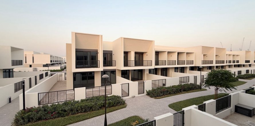 Rumah bandar di Town Square, Dubai, UAE 4 bilik tidur, 261.2 meter persegi № 655630