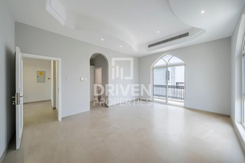 Villa zur Miete in Umm Suqeim, Dubai, VAE 3 Schlafzimmer, 260 m2 Nr. 655579 - Foto 9