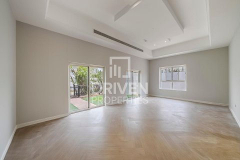 Villa zur Miete in Umm Suqeim, Dubai, VAE 3 Schlafzimmer, 260 m2 Nr. 655579 - Foto 4