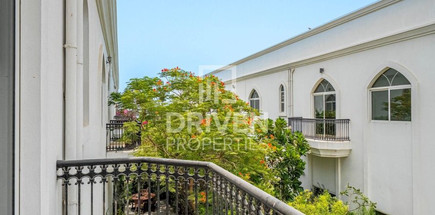 Vila di Umm Suqeim, Dubai, UEA 3 kamar tidur, 260 m2 nomor 655579