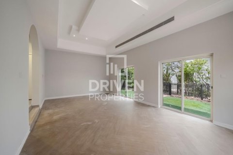 Villa zur Miete in Umm Suqeim, Dubai, VAE 3 Schlafzimmer, 260 m2 Nr. 655579 - Foto 3