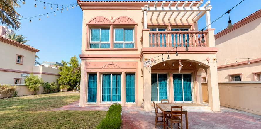 Вилла в Jumeirah Village Triangle, Дубай, ОАЭ 2 спальни, 644.93м2 № 754491