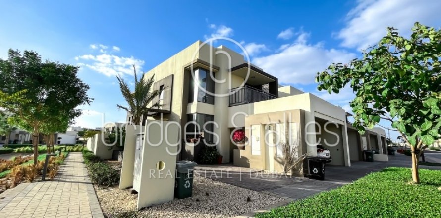 Vilë në Dubai Hills Estate, Emiratet e Bashkuara Arabe 5 dhoma gjumi, 254.1 m2. № 629720