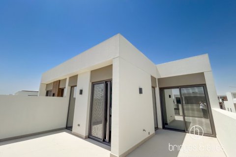 Vilă de închiriat în Dubai, EAU 4 dormitoare, 316.9 mp.  №629719 - poză 5