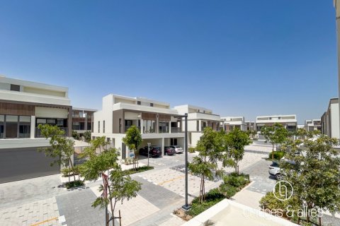 Vilă de închiriat în Dubai, EAU 4 dormitoare, 316.9 mp.  №629719 - poză 2