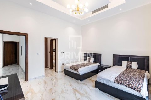 Villa en alquiler en Nadd Al Sheba, Dubai, EAU 5 dormitorios, 631.74 m2 № 746195 - foto 18