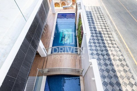 Villa en alquiler en Nadd Al Sheba, Dubai, EAU 5 dormitorios, 631.74 m2 № 746195 - foto 30