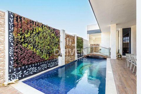 Villa en alquiler en Nadd Al Sheba, Dubai, EAU 5 dormitorios, 631.74 m2 № 746195 - foto 10