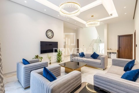 Villa en alquiler en Nadd Al Sheba, Dubai, EAU 5 dormitorios, 631.74 m2 № 746195 - foto 8