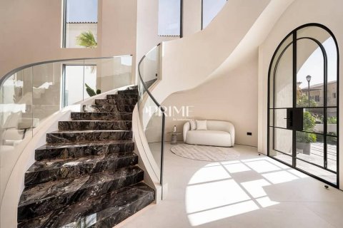 Villa til salgs i Jumeirah Golf Estates, Dubai, Emiratene 5 soverom, 714 kvm Nr. 643797 - Foto 10