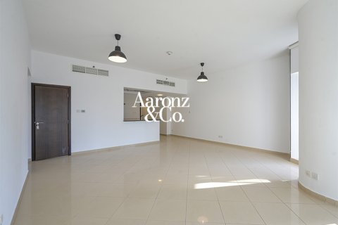 Apartment in Jumeirah Lake Towers, Dubai, UAE 1 bedroom, 133 sq.m. № 709373 - photo 2