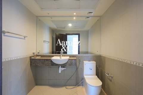 Apartment in Jumeirah Lake Towers, Dubai, UAE 1 bedroom, 133 sq.m. № 709373 - photo 11