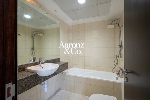 Apartment in Jumeirah Lake Towers, Dubai, UAE 1 bedroom, 133 sq.m. № 709373 - photo 12