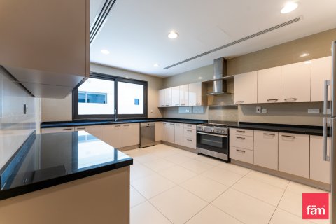 Huvila Al Furjan, Dubai, Arabiemiraatit 6 makuuhuonetta, 610 m2 № 689400 - kuva 9