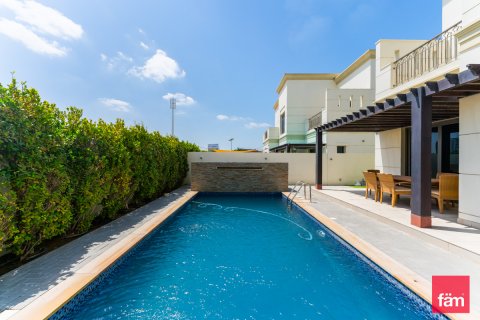 Huvila Al Furjan, Dubai, Arabiemiraatit 6 makuuhuonetta, 610 m2 № 689400 - kuva 25