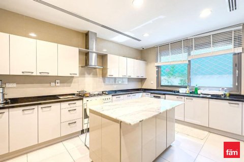 Huvila Al Furjan, Dubai, Arabiemiraatit 6 makuuhuonetta, 610 m2 № 689400 - kuva 6