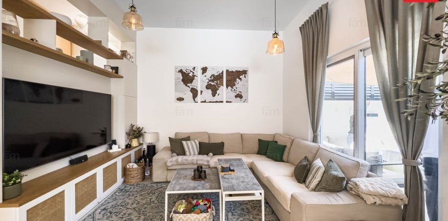 Řadový dům v Dubai, SAE 4 ložnice, 230.5 m² Č.: 695058