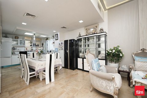 Villa in Dubai, UAE 5 bedrooms, 165.5 sq.m. № 659129 - photo 7