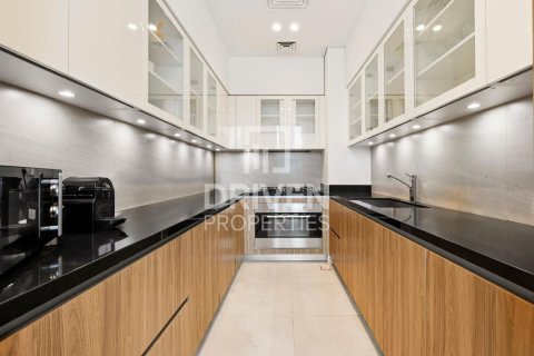 Apartment in Business Bay, Dubai, UAE 3 bedrooms, 165.92 sq.m. № 743782 - photo 12