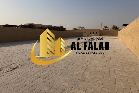 Magazinë në Al Sajaa, Sharjah, Emiratet e Bashkuara Arabe 1858 m2. № 635571 - Foto 13