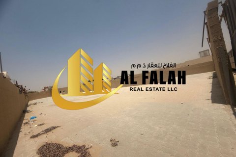 Magazinë në Al Sajaa, Sharjah, Emiratet e Bashkuara Arabe 1858 m2. № 635571 - Foto 8