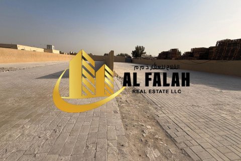 Magazinë në Al Sajaa, Sharjah, Emiratet e Bashkuara Arabe 1858 m2. № 635571 - Foto 18