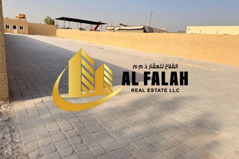 Magazinë në Al Sajaa, Sharjah, Emiratet e Bashkuara Arabe 1858 m2. № 635571 - Foto 12