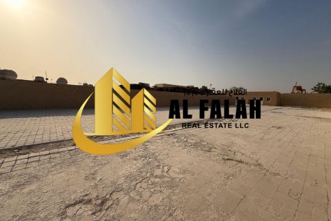 Magazinë në Al Sajaa, Sharjah, Emiratet e Bashkuara Arabe 1858 m2. № 635571 - Foto 15