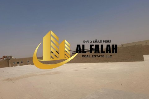 Magazinë në Al Sajaa, Sharjah, Emiratet e Bashkuara Arabe 1858 m2. № 635571 - Foto 6