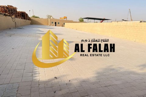 Magazinë në Al Sajaa, Sharjah, Emiratet e Bashkuara Arabe 1858 m2. № 635571 - Foto 11