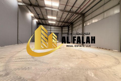 Warehouse in Al Sajaa, Sharjah, UAE 251 sq.m. № 635570 - photo 2