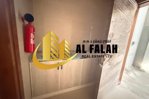 Warehouse in Al Sajaa, Sharjah, UAE 251 sq.m. № 635570 - photo 4
