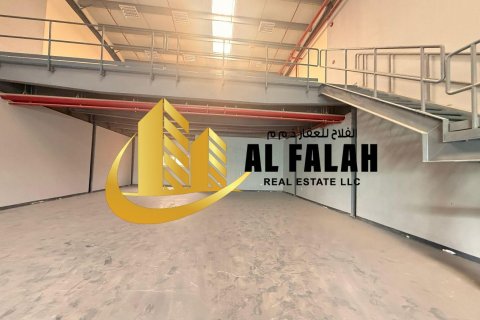 Magazinë në Al Sajaa, Sharjah, Emiratet e Bashkuara Arabe 334 m2. № 635566 - Foto 7