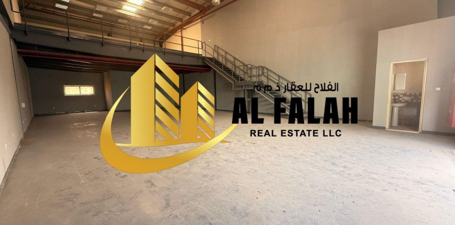 Magazinë në Al Sajaa, Sharjah, Emiratet e Bashkuara Arabe 334 m2. № 635566