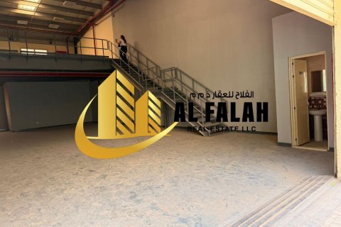 Magazinë në Al Sajaa, Sharjah, Emiratet e Bashkuara Arabe 334 m2. № 635566 - Foto 12