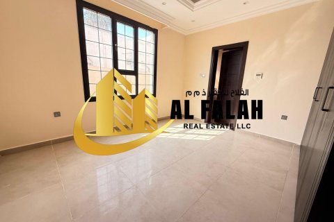 Vila v Al Riqqa, Sharjah, SAE 604 m2 č. 635568 - Fotografia 18