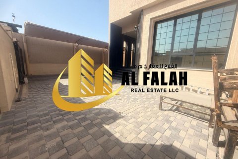 Vila v Al Riqqa, Sharjah, SAE 604 m2 č. 635568 - Fotografia 5
